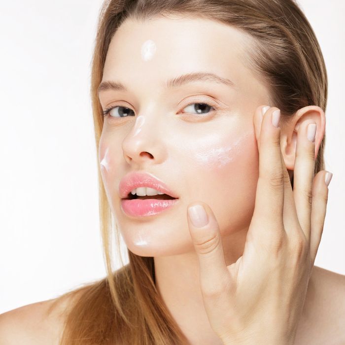 Home moisturizing facial