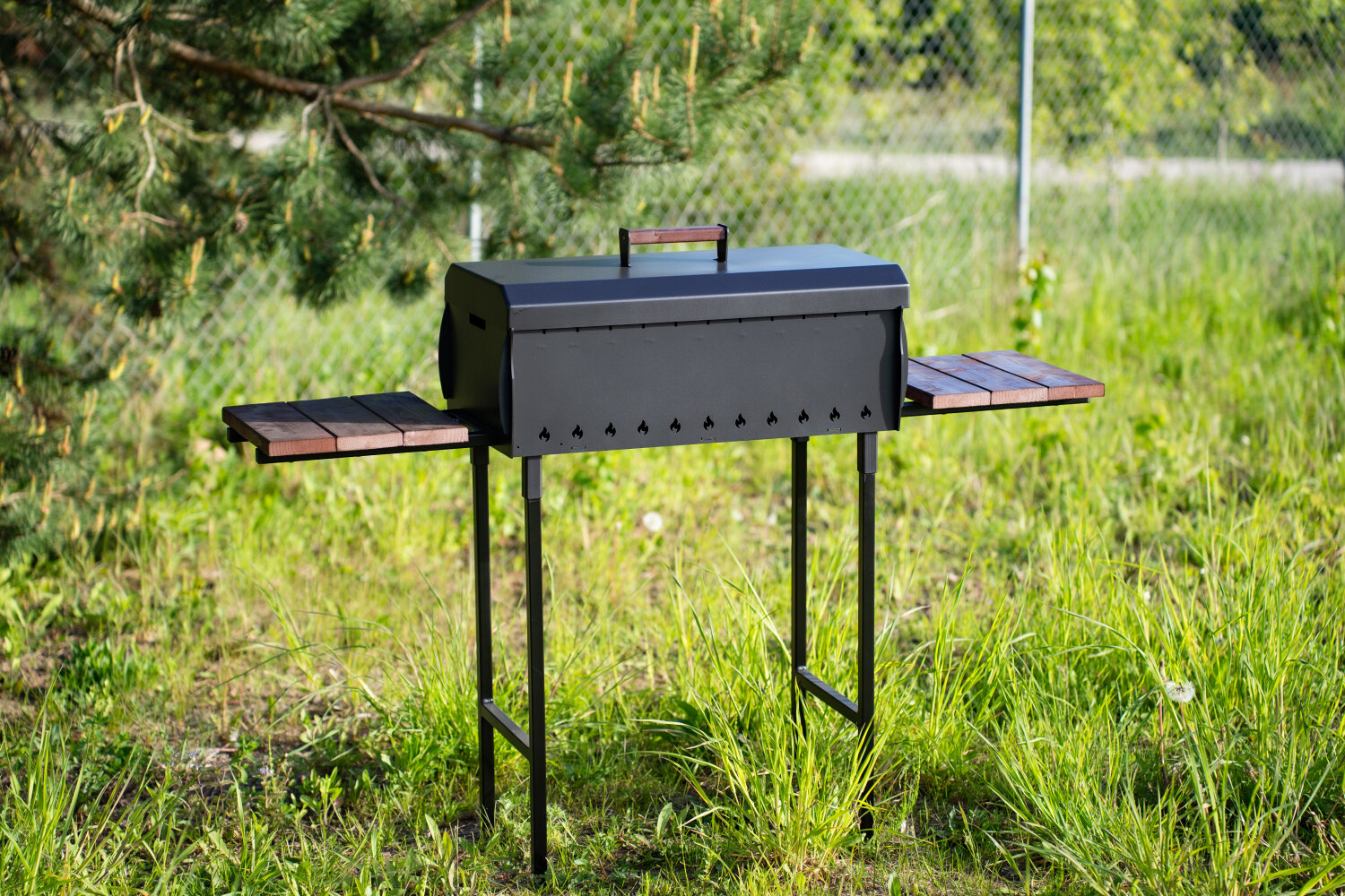 Klassikaline grill 640х340, riiulite ja kaanega hind ja info | Šašlõkivannid | kaup24.ee