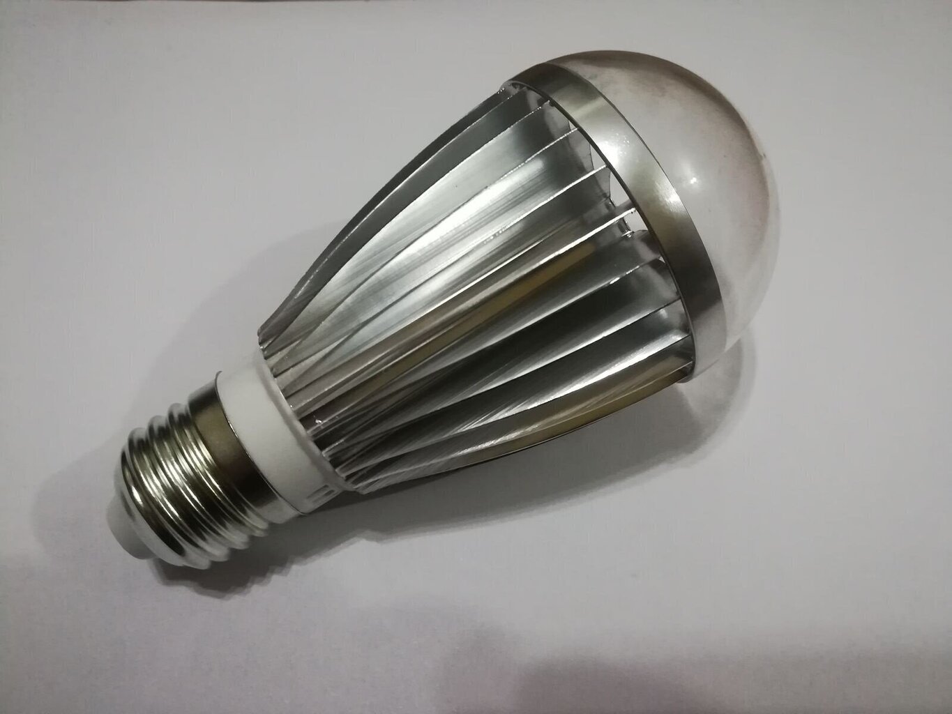 Desinfitseeriv ultraviolettlamp 7W, E27 hind ja info | Kaitseseinad, desinfitseerimis seadmed | kaup24.ee