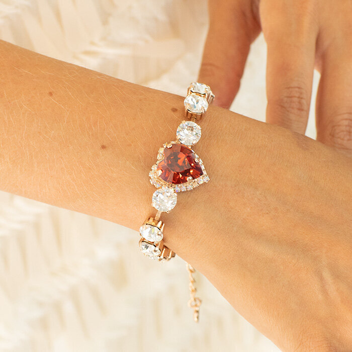 Käevõru naistele DiamondSky „Heart of The Ocean (Red Magma)“ Swarovski kristallidega DS00B427 цена и информация | Käevõrud, käeketid | kaup24.ee