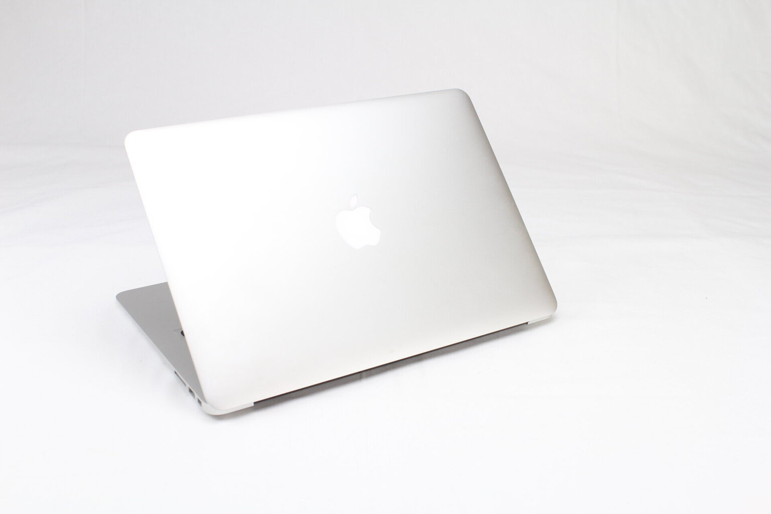 MacBook Air 2015 13" - Core i5 1.6GHz / 8GB / 128GB SSD / SWE / Silver (kasutatud, seisukord A) hind ja info | Sülearvutid | kaup24.ee