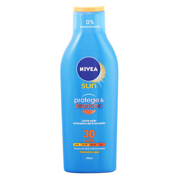 Päikesekaitsekreem Nivea Protege & Broncea SPF 30, 200 ml цена и информация | Päikesekreemid | kaup24.ee