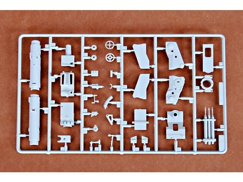 Trumpeter - German 12.8cm Selbstfahrlafette L/61 "Sturer Emil", 1/35, 00350 hind ja info | Klotsid ja konstruktorid | kaup24.ee