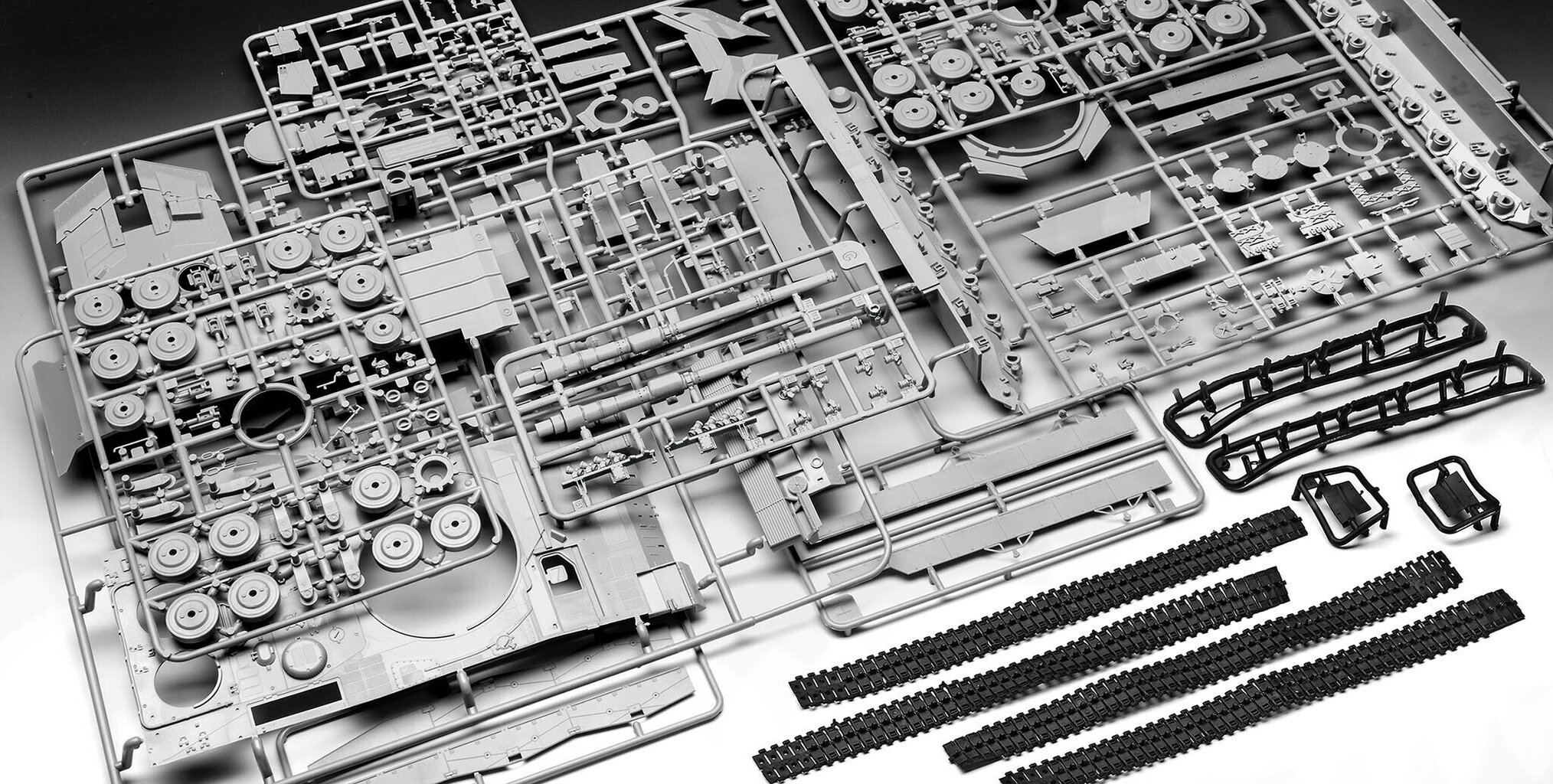 Revell - Leopard 2A6/A6NL, 1/35, 03281 цена и информация | Klotsid ja konstruktorid | kaup24.ee