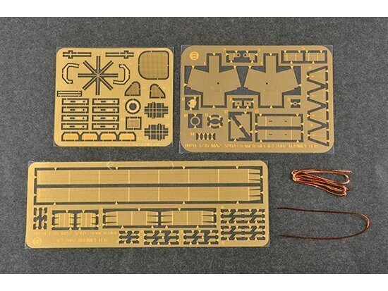 Trumpeter - MAZ7410 Tractor W/CHMZAP-5247G, 1/35, 01056 hind ja info | Klotsid ja konstruktorid | kaup24.ee