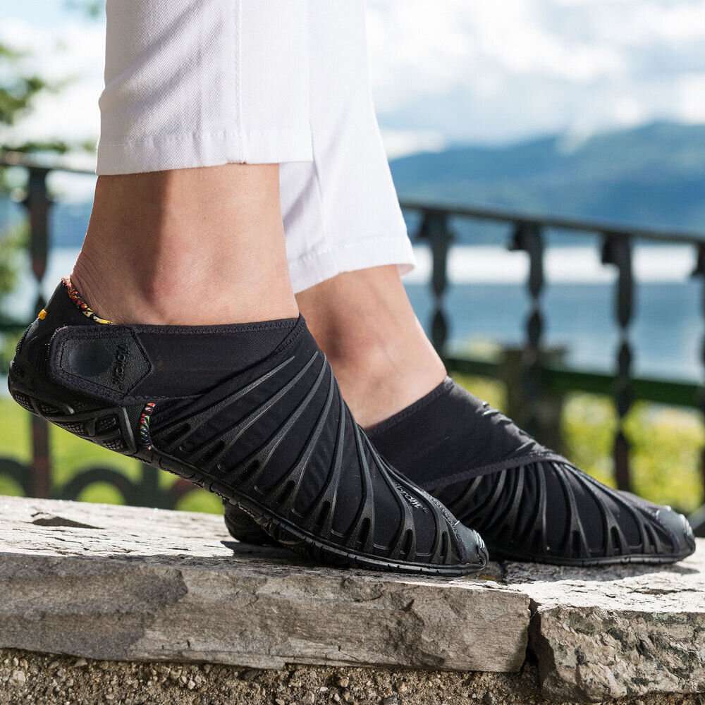 Meeste spordi ja vabaajajalatsid Vibram Furoshiki Black, kerged, mustad hind ja info | Spordi- ja vabaajajalatsid meestele | kaup24.ee