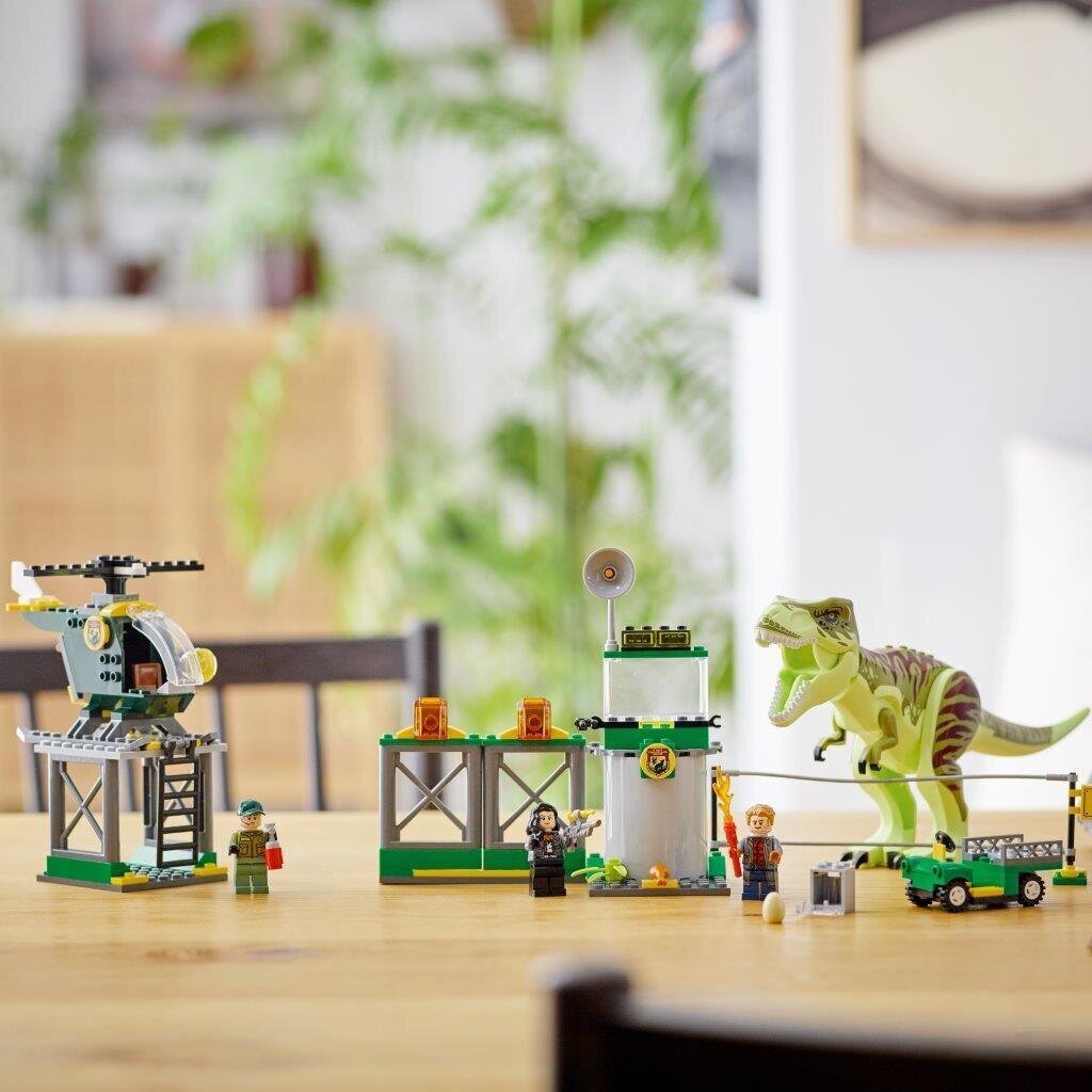 76944 LEGO® Jurassic World Dinosaurus türannosauruse põgenemine hind ja info | Klotsid ja konstruktorid | kaup24.ee