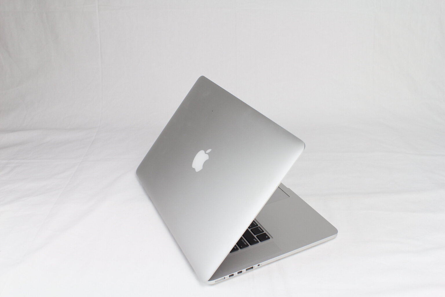 MacBook Pro 2015 Retina 15" - Core i7 2.5GHz / 16GB / 512GB SSD / US / Silver (kasutatud, seisukord A) hind ja info | Sülearvutid | kaup24.ee