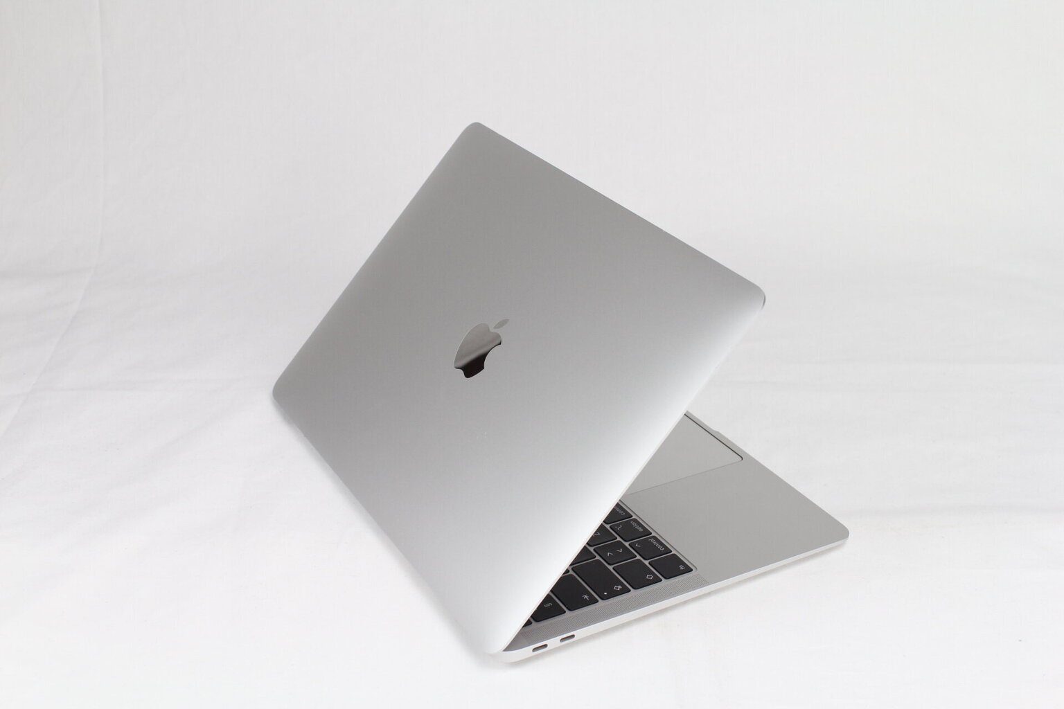 MacBook Air 2018 Retina 13" - Core i5 1.6GHz / 8GB / 128GB SSD / SWE / Silver (kasutatud, seisukord A) hind ja info | Sülearvutid | kaup24.ee