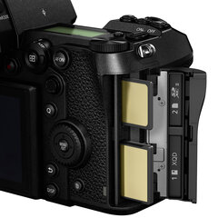 Panasonic Lumix DC-S1 + Lumix S 20-60 мм F3.5-5.6 (S-R2060) цена и информация | Цифровые фотоаппараты | kaup24.ee