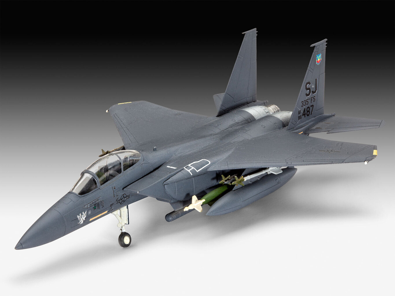 Revell - F-15E STRIKE EAGLE & bombs mudeli komplekt, 1/144, 63972 hind ja info | Klotsid ja konstruktorid | kaup24.ee