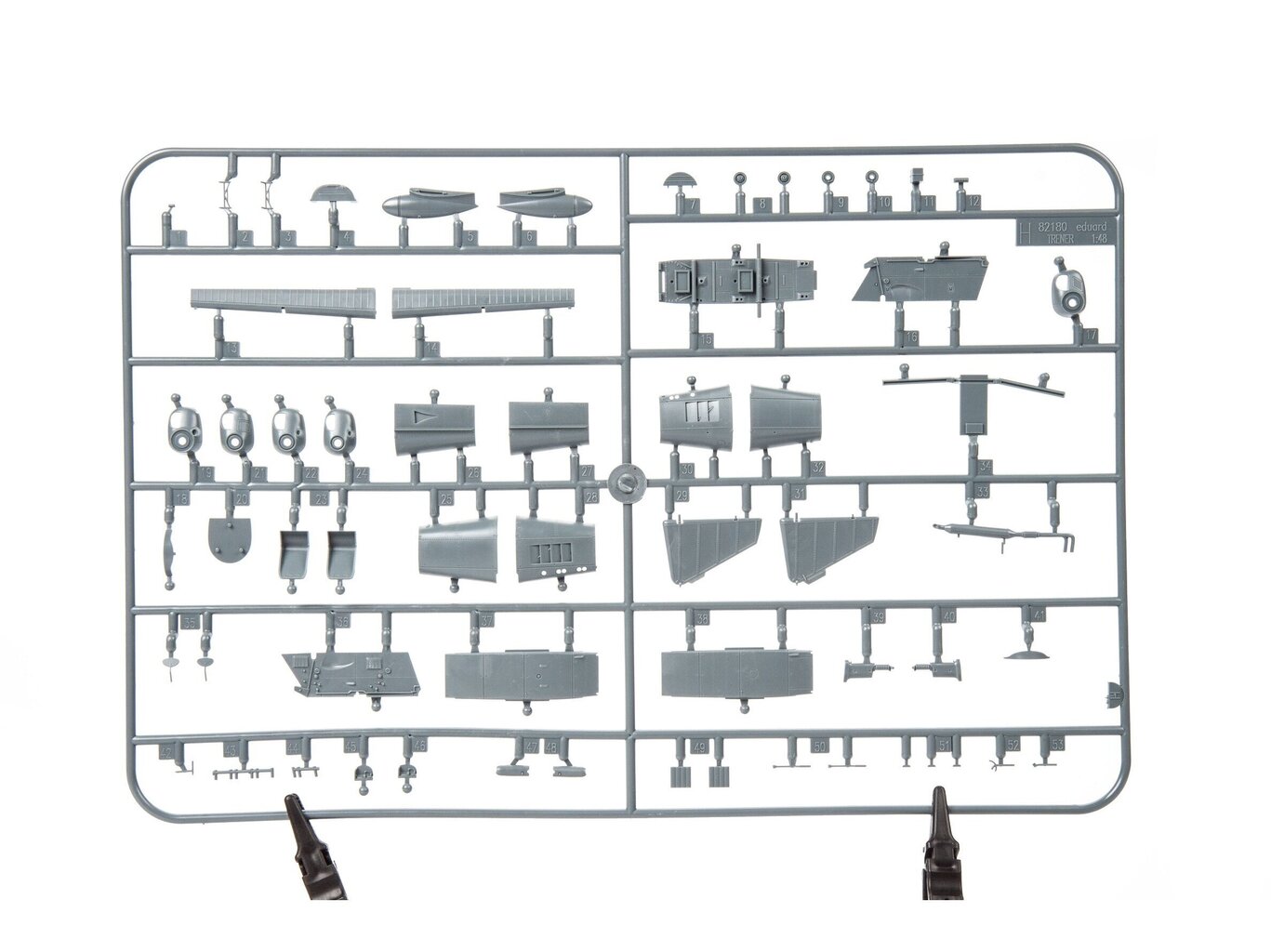 Eduard - Z-126 Trenér ProfiPACK Edition, 1/48, 82181 цена и информация | Klotsid ja konstruktorid | kaup24.ee