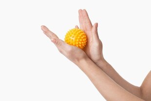 Массажный мяч, желтый, 5,4 см цена и информация | Аксессуары для массажа | kaup24.ee