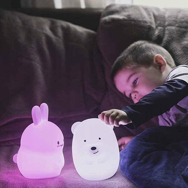 Kaasas sisseehitatud akuga LED laste öökapp ja puldiga 10,7 cm hind ja info | Lastetoa valgustid | kaup24.ee