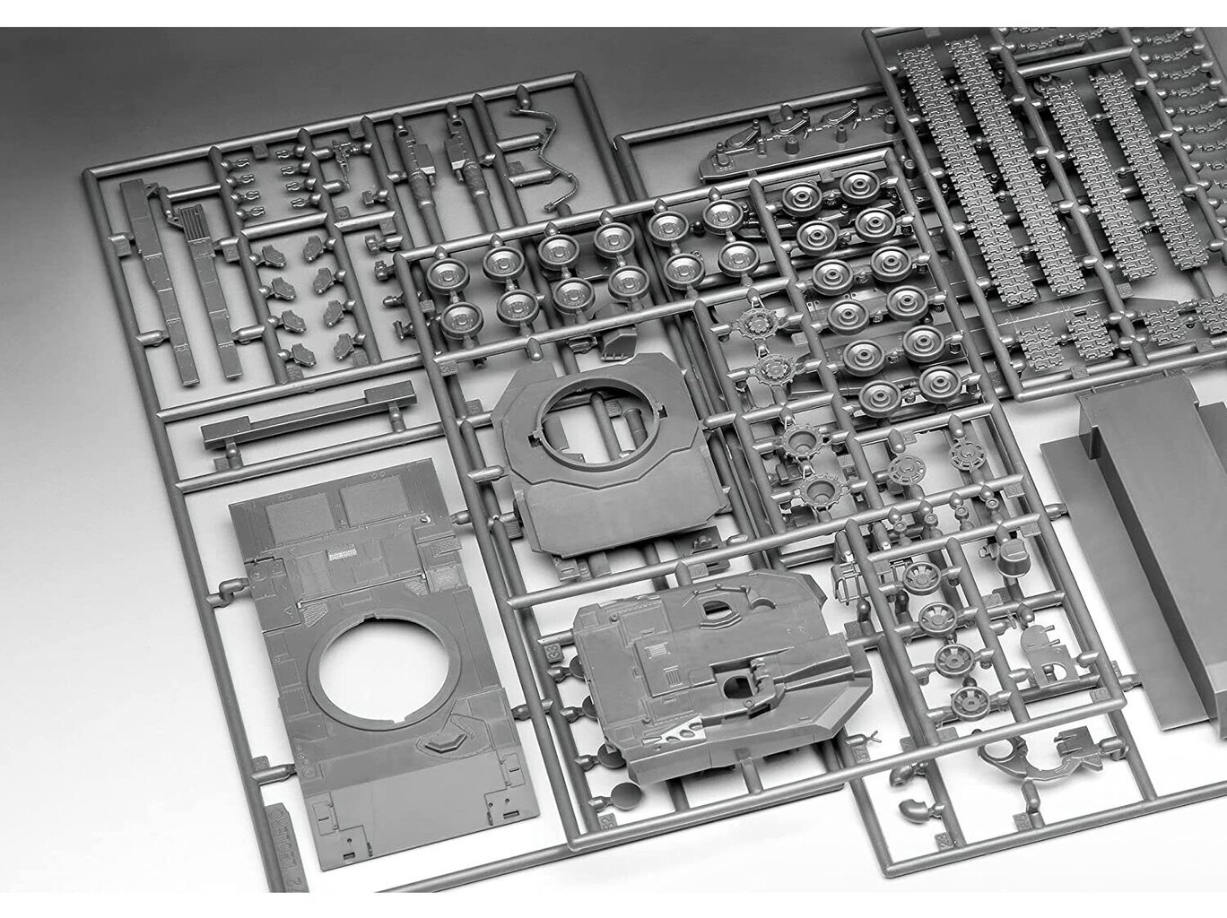 Revell - Leclerc T5, 1/72, 03341 hind ja info | Klotsid ja konstruktorid | kaup24.ee