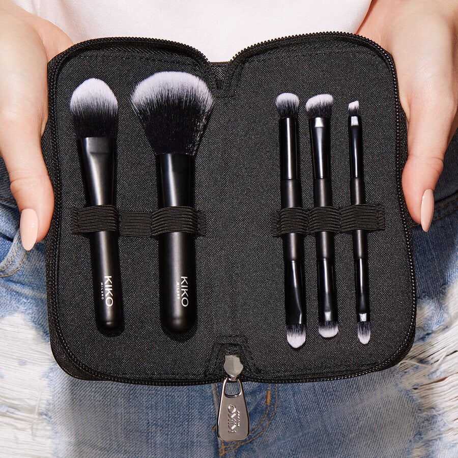 Meigipintslite komplekt Kiko Milano Travel Brush Set hind ja info | Meigipintslid, -käsnad | kaup24.ee