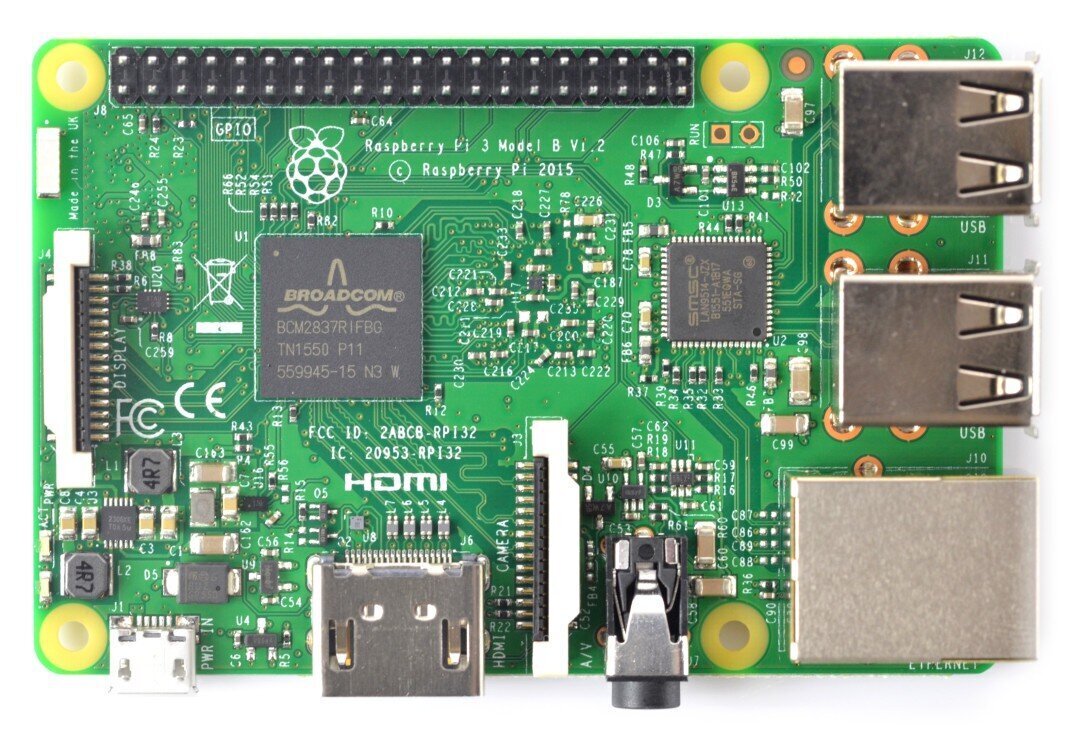 Raspberry Pi 3B WiFi + 32GB microSD + komplekt ametlikke tarvikuid цена и информация | Robootika, konstruktorid ja tarvikud | kaup24.ee