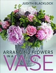 Arranging Flowers in A Vase SPI цена и информация | Книги об искусстве | kaup24.ee