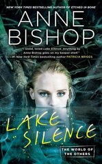 Lake Silence: The World of Others цена и информация | Фантастика, фэнтези | kaup24.ee