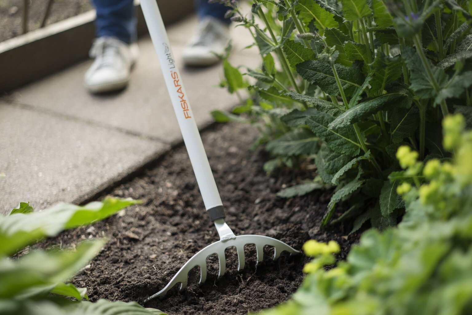 Roosireha Fiskars Light hind ja info | Aiatööriistad | kaup24.ee