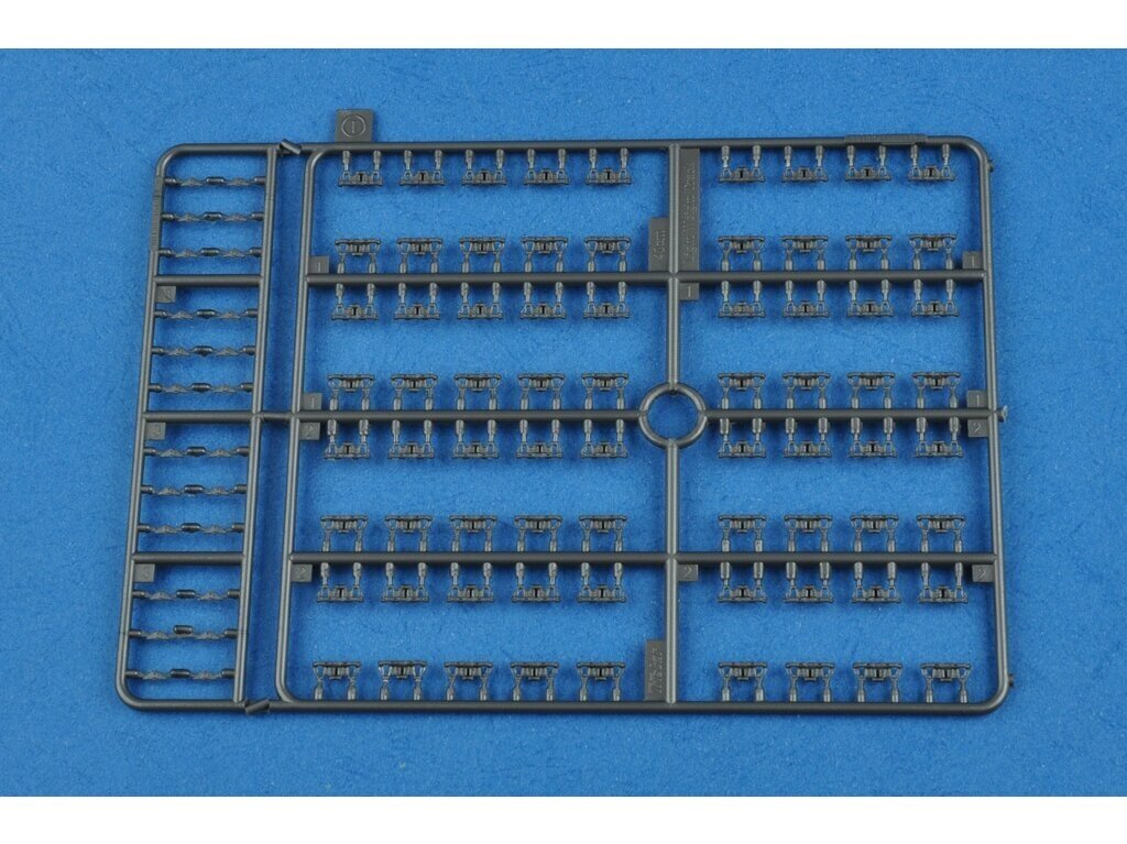 Hobbyboss - German PANZER IV/70 (A) Sd. Kfz.162/1, 1/35, 80133 цена и информация | Klotsid ja konstruktorid | kaup24.ee