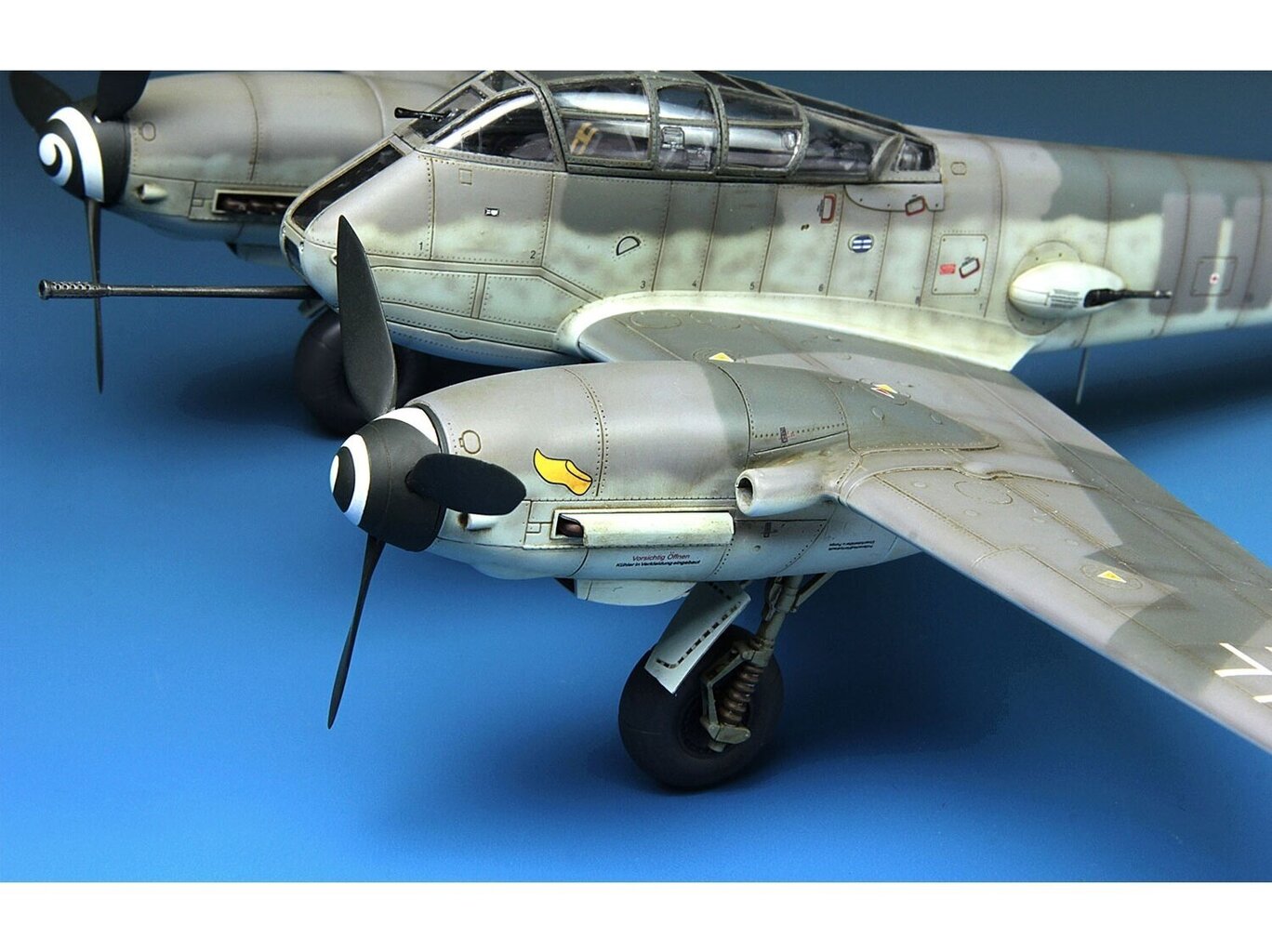 Meng Model - Messerschmitt Me-410B-2/U4 Heavy Fighter, 1/48, LS-001 цена и информация | Klotsid ja konstruktorid | kaup24.ee