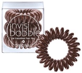 <p>Резинки для волос Invisibobble прочно связывают волосы, не оставляют следов, легко снимаются с волос, не повреждают их. Идеально подходит для всех типов волос.</p>

<p>Не оставляет волн на волосах. Секрет загадочных каучуковых волос Invisibobble заключается в их странной форме, напоминающей телефонный шнур. Когда вы завязываете волосы в хвост с помощью резинки для волос Invisibobble, волосы прижимаются неравномерно в разных местах, в то время как простые резинки для волос прижимают волосы равномерно и оставляют заметный след на волосах.</p>

<p>Предотвращает головные боли. Головные боли являются распространенной проблемой при ношении туго завязанных волос. Благодаря своей уникальной форме резинки для волос Invisibobble обеспечивают прочную фиксацию волос, не растягивая волосы и кожу головы.</p>

<p>Сильная связь. Результатом спиралевидной формы и эластичного материала является прочная фиксация волос, которая сохранится даже в стрессовых ситуациях.</p>

<p>Защищает волосы. Благодаря гладкой поверхности (даже при растяжении) резинки для волос Invisibobble не натирают поверхность волос и защищают их от ломкости. Кроме того, в них нет вредных металлических соединителей, используемых для соединения обычных резинок.</p>

<p>Резинки для волос Invisibobble — отличный компаньон для пляжа или активных занятий спортом. Они не впитывают жидкости, не выпадают из волос и легко снимаются с мокрых волос, не растягивая их.</p>

<p>Не втирается в волосы. Благодаря гладкой поверхности эти резинки не запутываются в волосах, как это часто бывает с обычными.</p>

<p>Инновационный инструмент для укладки волос. Только с помощью резинок для волос Invisibobble вы сможете легко и быстро создавать современные прически на все случаи жизни. Никаких заколок или шпилек не требуется.</p>

<p>Идеально подходит для всех типов волос. Резинки для волос Invisibobble идеально подходят для всех типов волос. Кудрявые они или прямые, толстые или тонкие — резинки для волос Invisibobble соединяют их вместе и надежно удерживают.</p>
 цена и информация | Аксессуары для волос | kaup24.ee