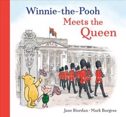 Winnie the Pooh Meets the Queen цена и информация | Книги для малышей | kaup24.ee