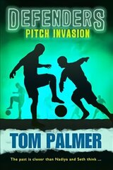 Pitch Invasion цена и информация | Книги для подростков и молодежи | kaup24.ee