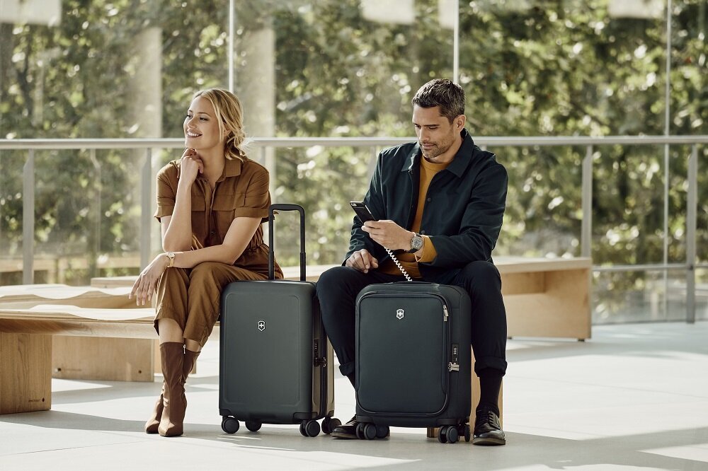 Victorinox Connex Global Softside Carry-On käsipagasikohver, Deep Lake цена и информация | Kohvrid, reisikotid | kaup24.ee