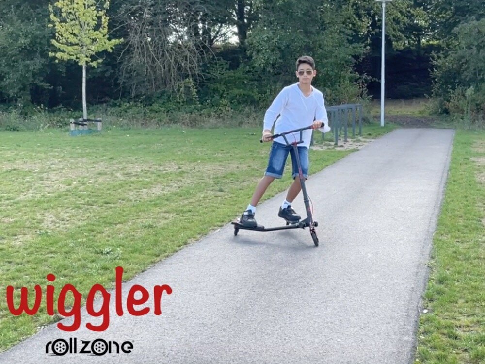 Trikitõukeratas Rollzone Wiggler (must) hind ja info | Tõukerattad | kaup24.ee