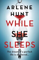 While She Sleeps: The page-turning new thriller from Ireland's queen of grit-lit цена и информация | Фантастика, фэнтези | kaup24.ee