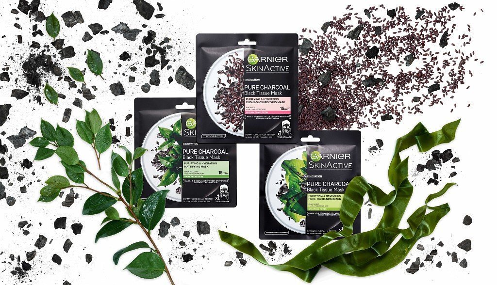 Niisutav ja puhastav näomask Garnier Skin Naturals Pure Charcoal Black Tissue Mask 28 g цена и информация | Näomaskid, silmamaskid | kaup24.ee