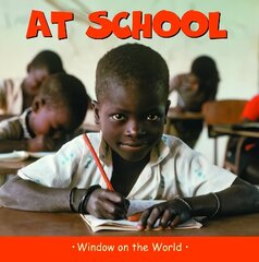 At School цена и информация | Книги для малышей | kaup24.ee