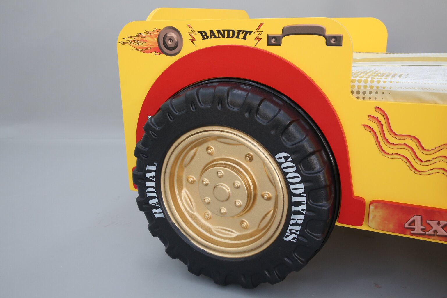 Voodi koos madratsiga Monster Truck, kollane hind ja info | Lastevoodid | kaup24.ee