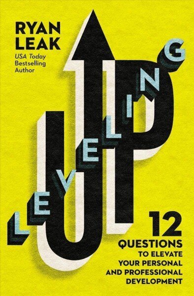 Leveling Up: 12 Questions to Elevate Your Personal and Professional Development цена и информация | Majandusalased raamatud | kaup24.ee