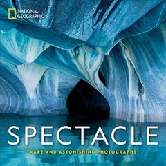 Spectacle: Photographs of the Astonishing цена и информация | Книги по фотографии | kaup24.ee