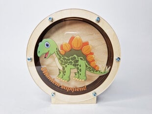 Värviline laste puidust hoiupõrsas, millel on pleksiklaasil dinosaurus ja kiri "Maniem sapņiem!" hind ja info | Originaalsed rahakassad | kaup24.ee