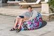 Täispuhutav tool Bestway Inflate-A-Chair Floral Street Art, 112 x 112 x 66 cm hind ja info | Täispuhutavad madratsid ja mööbel | kaup24.ee