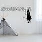 Must vinüülist seinakleebis Banksy graffititüdruku ja anarhisti tsiteeritud sisekujundus – 120 x 63 cm hind ja info | Seinakleebised | kaup24.ee