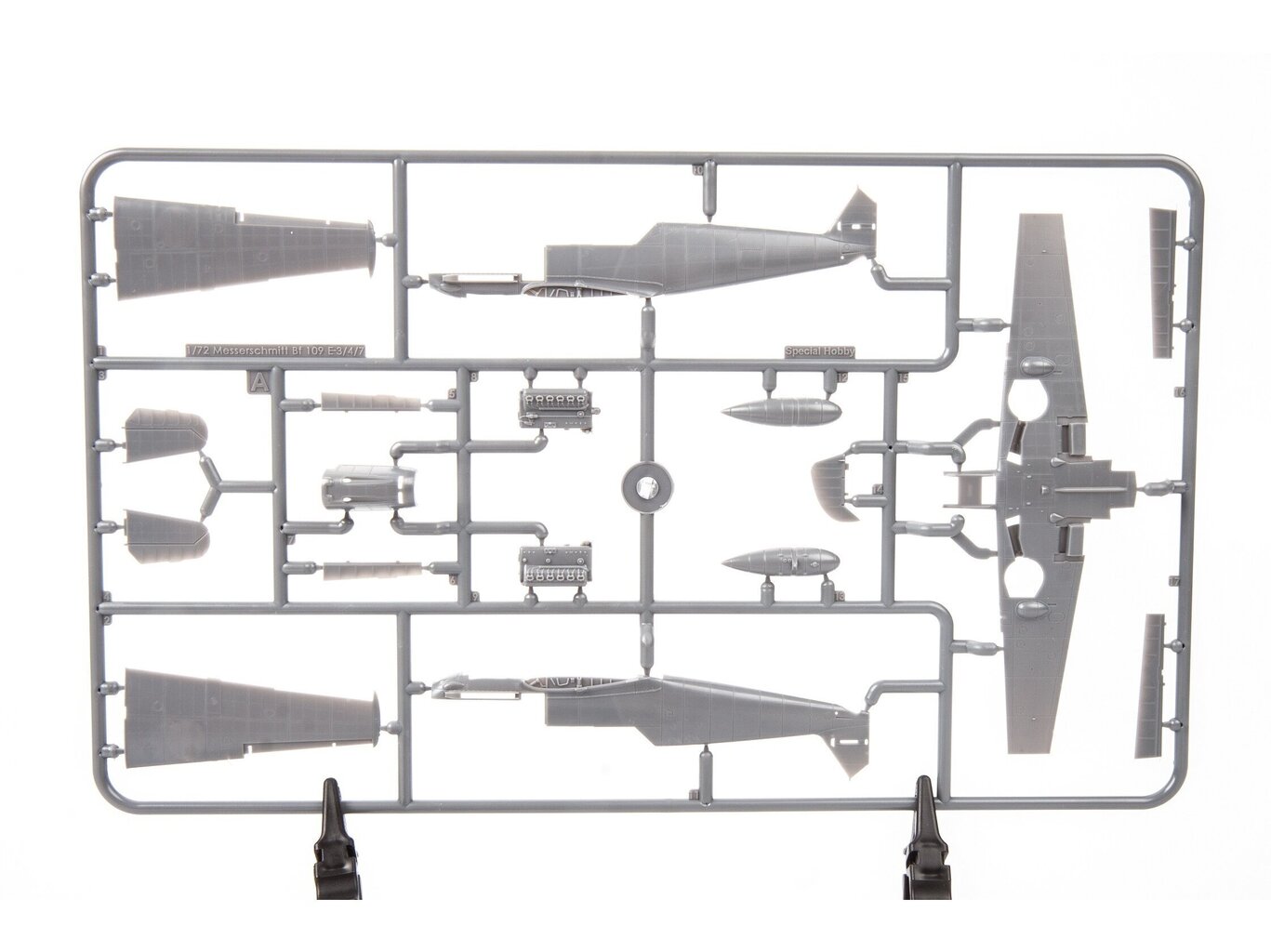 Eduard - Messerschmitt Bf 109E-4 Profipack, 1/72, 7033 цена и информация | Klotsid ja konstruktorid | kaup24.ee