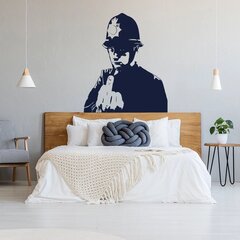 Виниловая синяя наклейка на стену Banksy Полицейский средний палец Декор интерьера -  120 х 101 см цена и информация | Декоративные наклейки | kaup24.ee