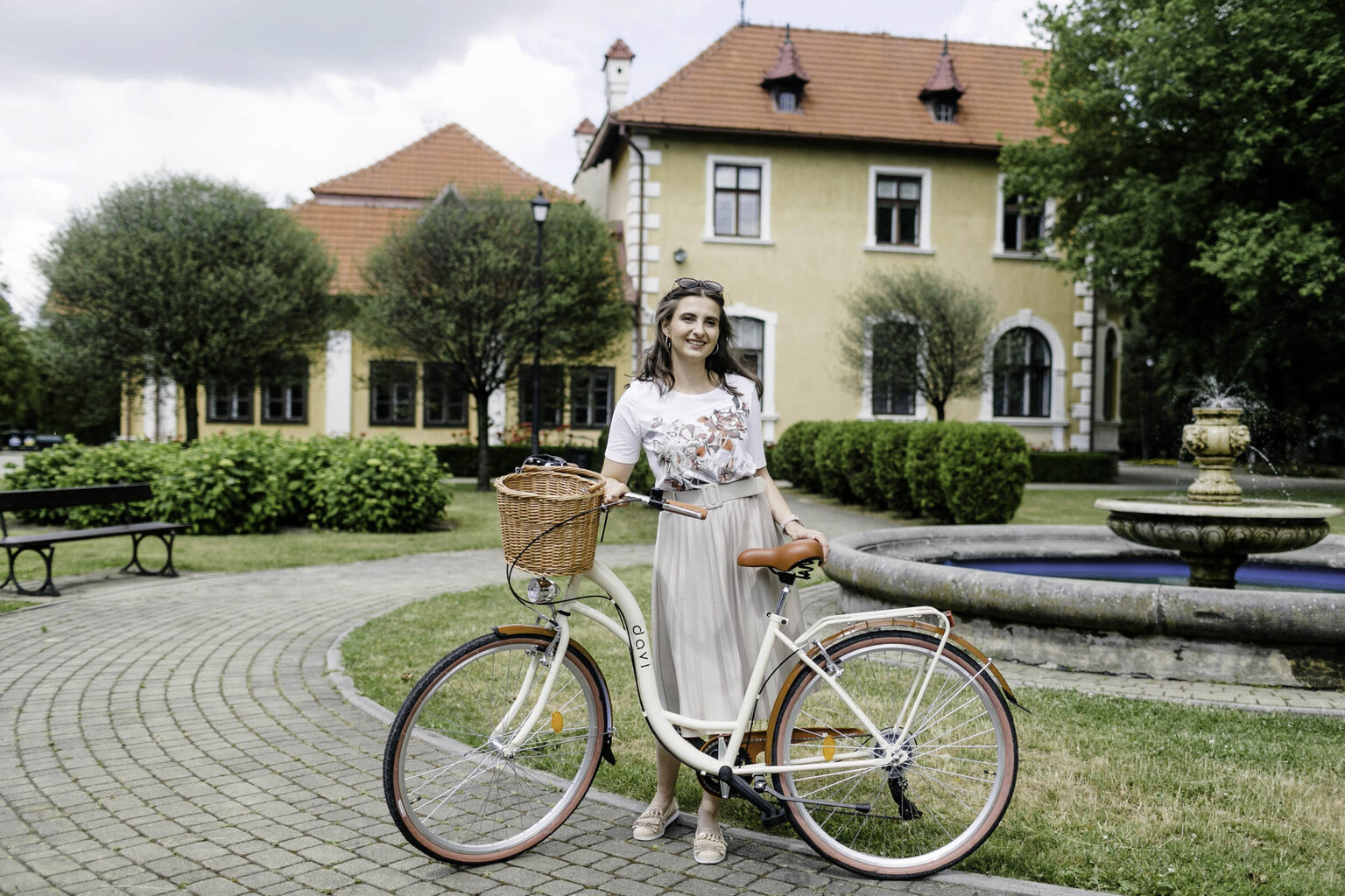 Naiste jalgratas Davi Lila, 160-185 cm, 28", beež hind ja info | Jalgrattad | kaup24.ee