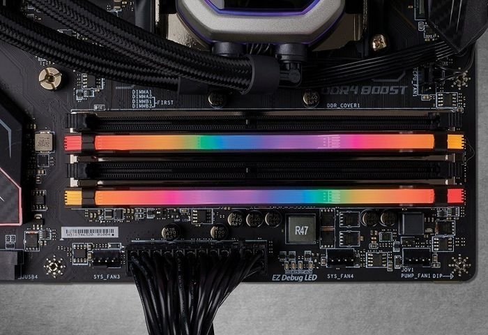 Corsair Vengeance RGB PRO DDR4, 2x8GB, 3000MHz, CL15 (CMW16GX4M2C3000C15) цена и информация | Operatiivmälu (RAM) | kaup24.ee