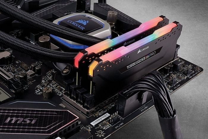 RAM-mälu Corsair CMW16GX4M2C3600C18 16 GB DDR4 CL18 3600 MHz hind ja info | Operatiivmälu (RAM) | kaup24.ee