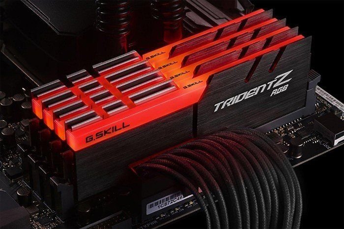 G.Skill TridentZ RGB DDR4. 4x8GB 2666MHz, CL18 (F4-2666C18Q-32GTZR) hind ja info | Operatiivmälu (RAM) | kaup24.ee