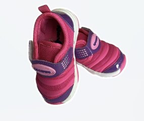 Tüdrukute spordijalanõud Apawwa CCJlY064422 цена и информация | Детская спортивная обувь | kaup24.ee