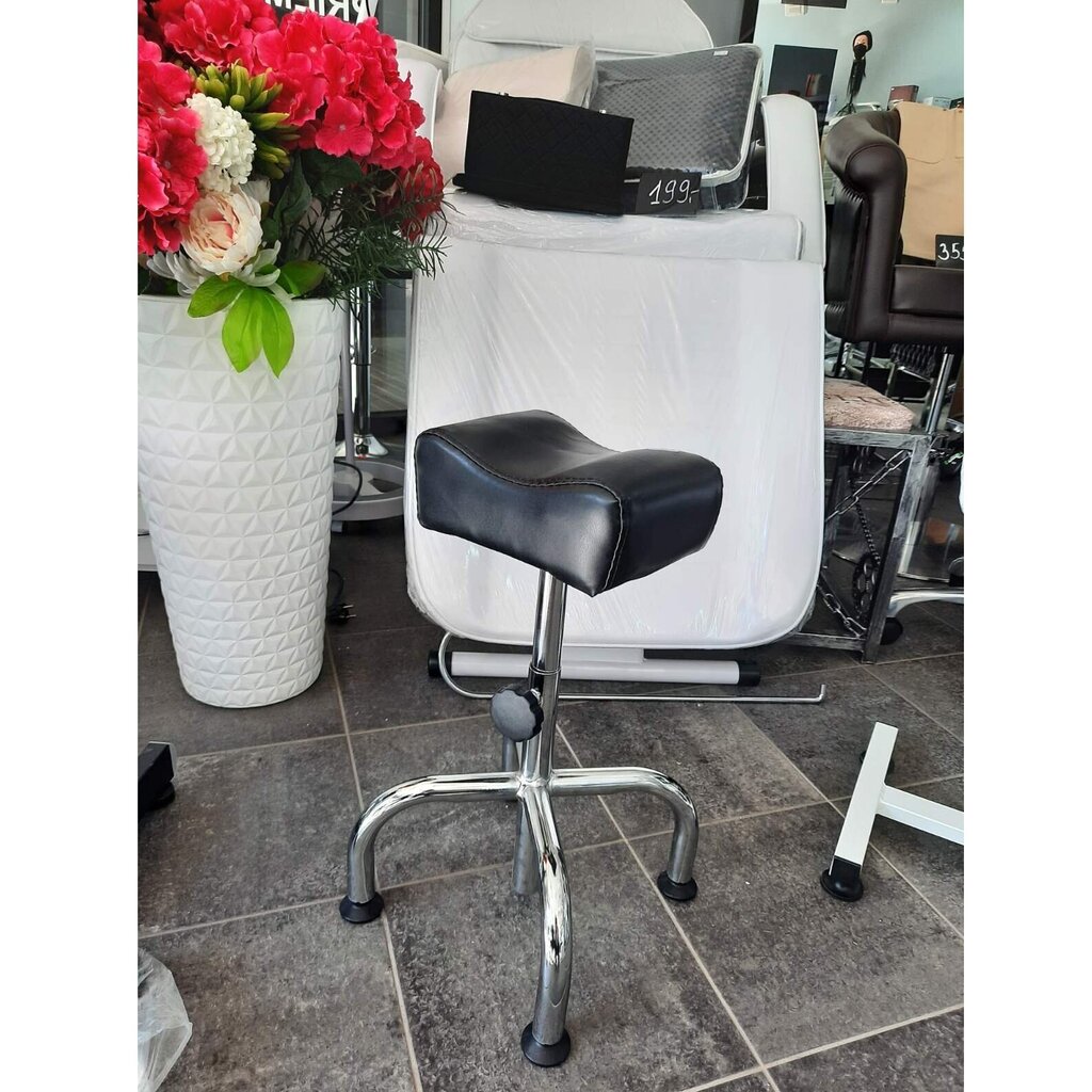 Jalatugi pediküüriks FOOTREST FOR PEDICURE BLACK hind ja info | Ilusalongi mööbel | kaup24.ee