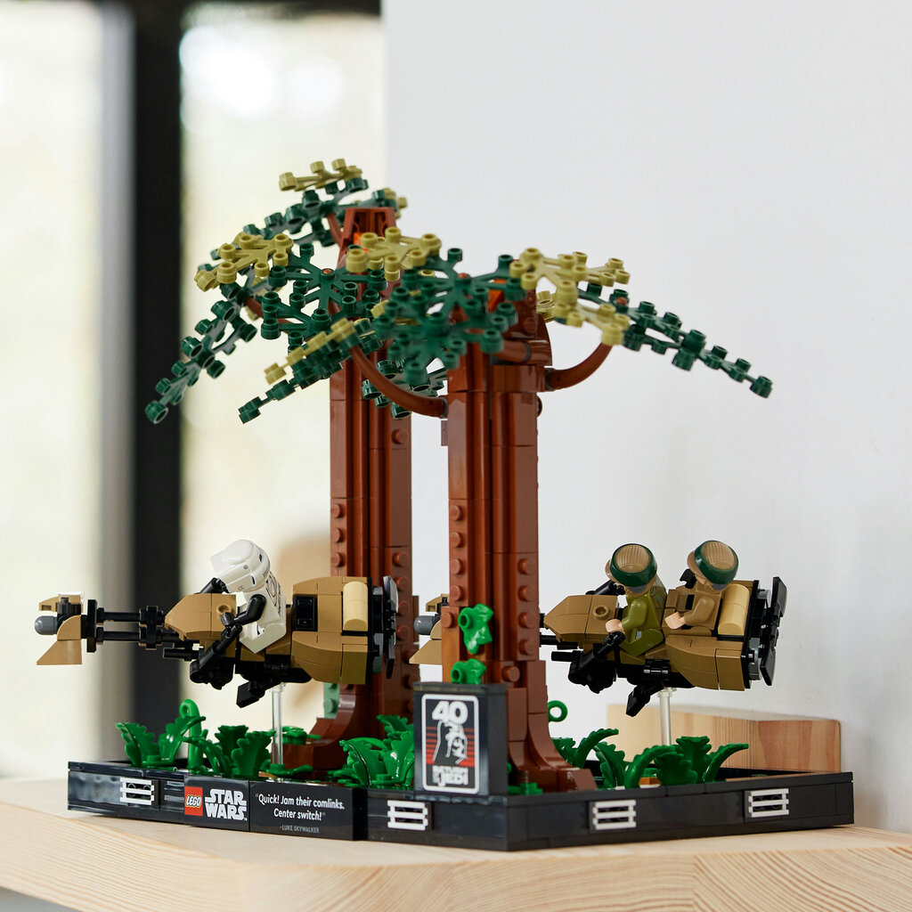 75353 LEGO® Star Wars Endor™ kiire mootorratta tagaajamise dioraama hind ja info | Klotsid ja konstruktorid | kaup24.ee