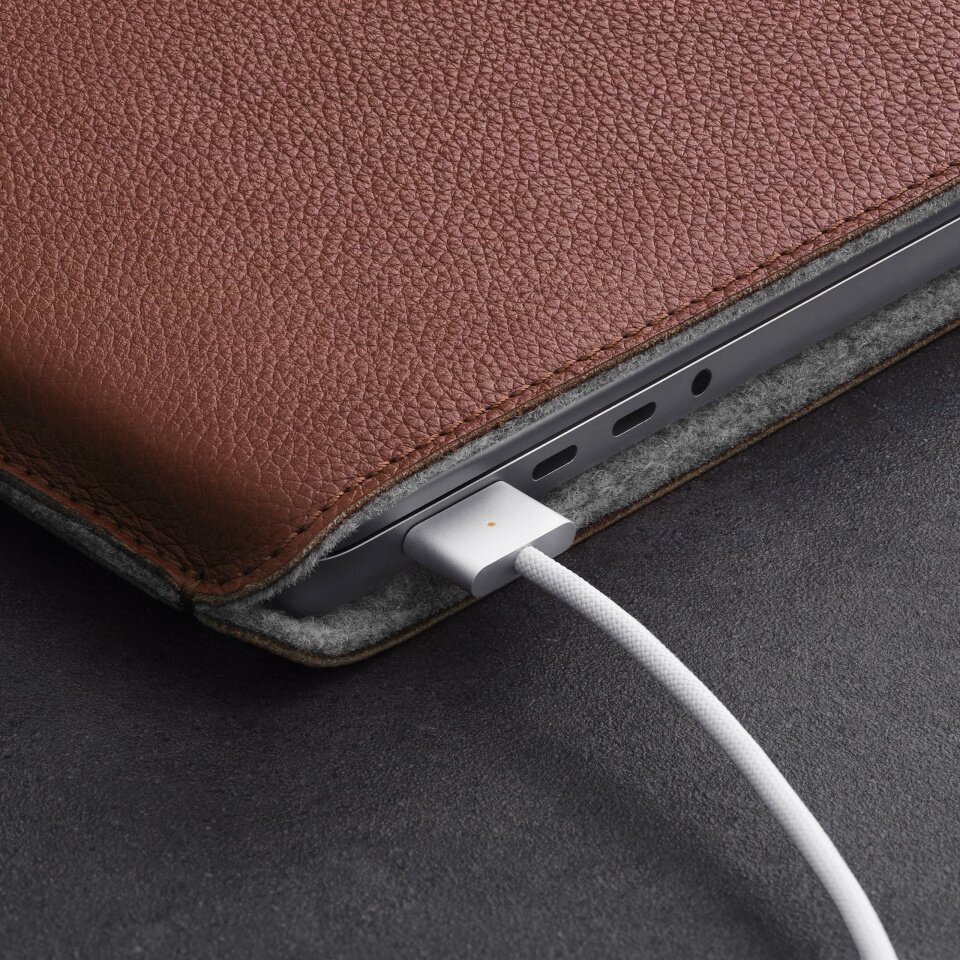 Woolnut kaitseümbris Leather Sleeve 16" MacBook Pro, pruun цена и информация | Arvutikotid | kaup24.ee